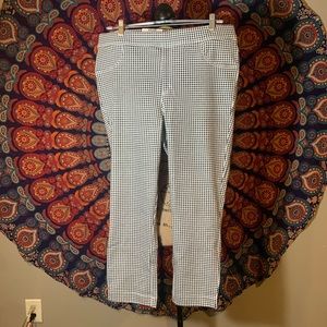 Time and Tru Houndstooth capris size XL